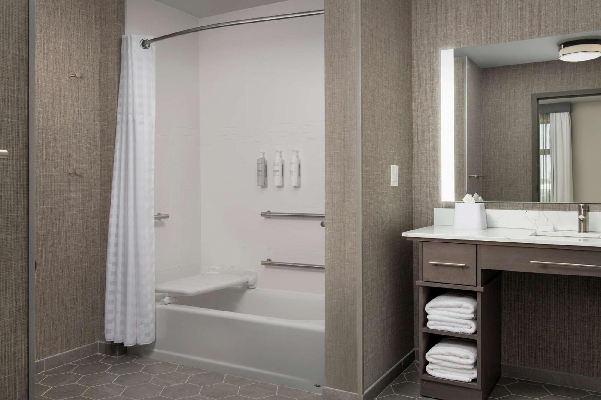 Homewood Suites By Hilton Louisville Airport Екстериор снимка